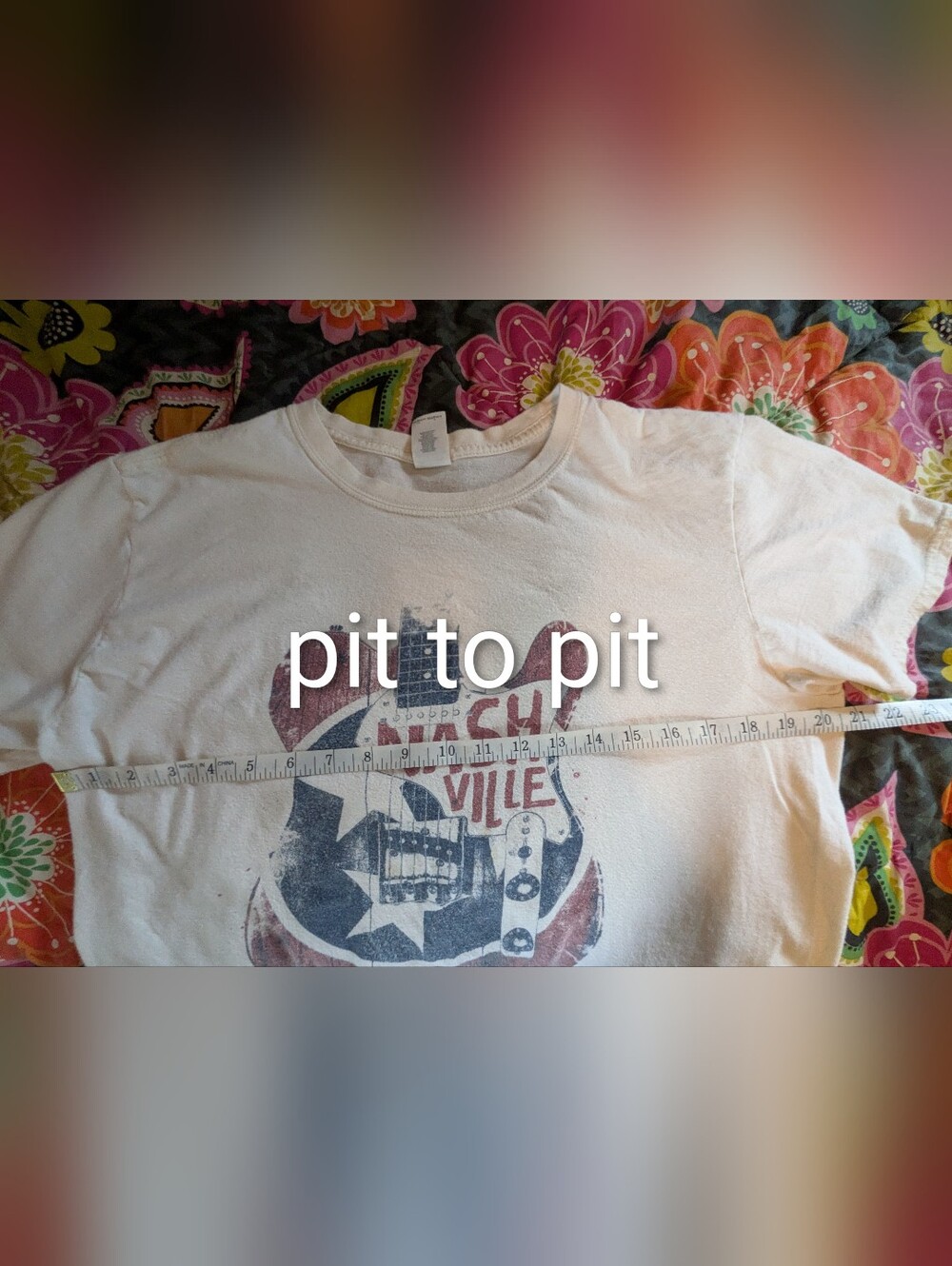 100% Cotton Gildan Graphic Nashville Guitar Tee Unisex-Red/White/Blue Sz. L - Picture 6 of 6